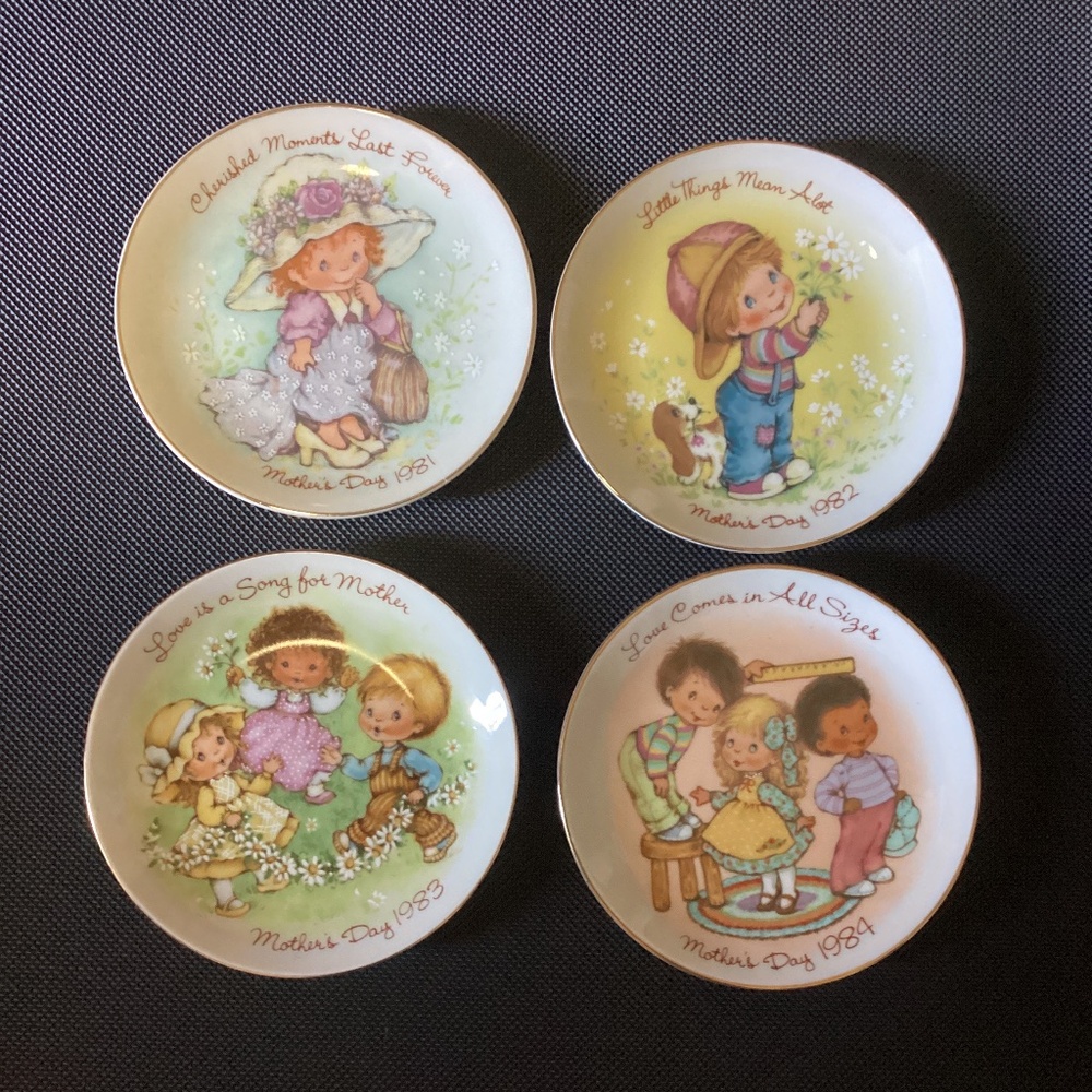 Vintage Set of 4 Avon Mother's Day Plates 1981, 1982, 1983, 1984 5” Love is a So